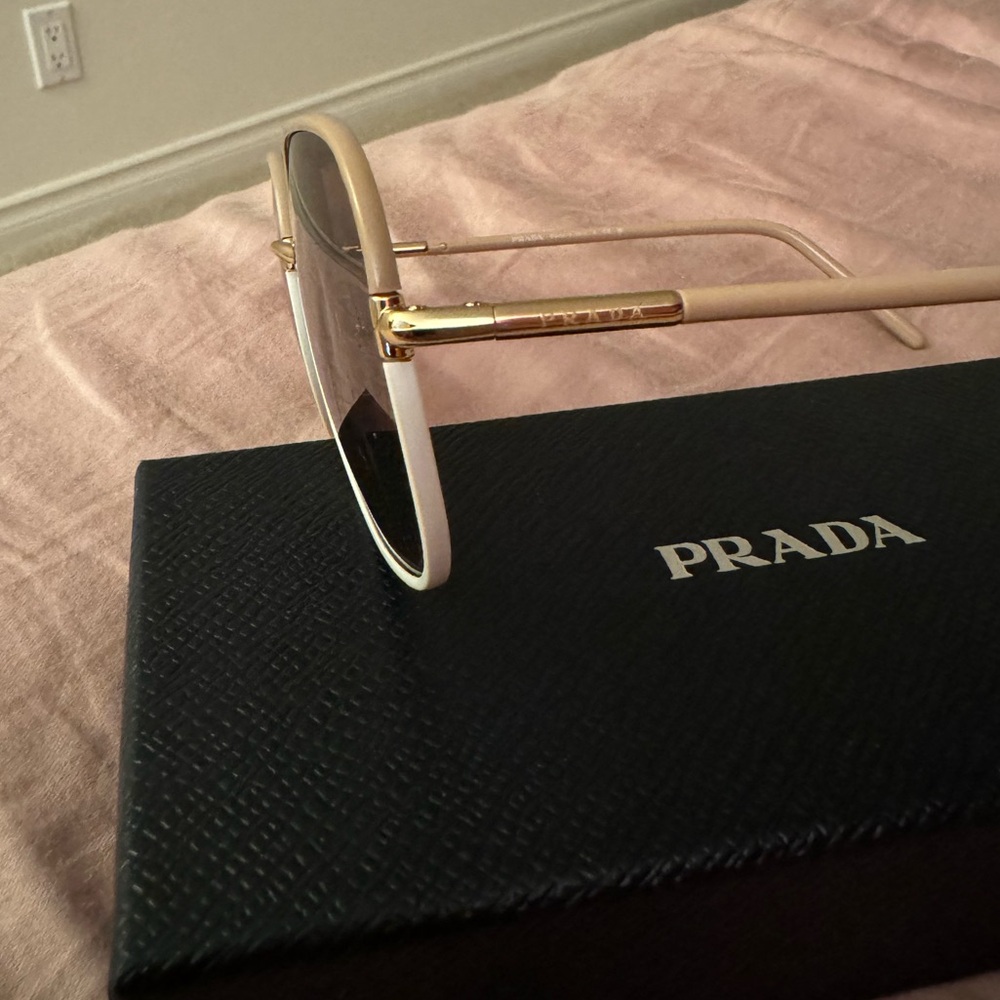 ‼️SOLD Prada Sunglasses PR 67XS - Picture 2 of 10